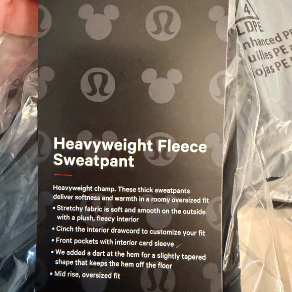 NWT Disney x lululemon Heavyweight Fleece Sweatpant in Black Size XSmall - Picture 4 of 6